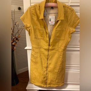 whitley front zip dress with tag never worn.